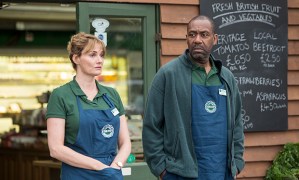 ITV BROADCHURCH SERIES 3 Pictured : LENNY HENRY as Ed and SARAH PARISH as Cath. This photograph is (C) SISTER PICTURES and can only be reproduced for editorial purposes directly in connection with the programme or event mentioned above. Once made available by ITV plc Picture Desk, this photograph can be reproduced once only up until the transmission [TX] date and no reproduction fee will be charged. Any subsequent usage may incur a fee. This photograph must not be manipulated [excluding basic cropping] in a manner which alters the visual appearance of the person photographed deemed detrimental or inappropriate by ITV plc Picture Desk. This photograph must not be syndicated to any other company, publication or website, or permanently archived, without the express written permission of ITV Plc Picture Desk. Full Terms and conditions are available on the website www.itvpictures.com For further information please contact: Patrick.smith@itv.com 0207 1573044